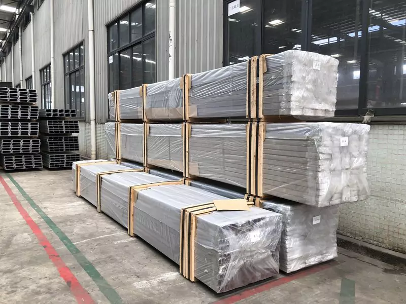 LZB aluminum profile warehouse